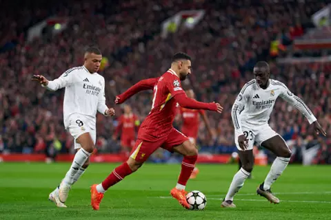 المباراة الـ200 وإنجاز أفريقي.. صلاح يستهدف رقمين قياسيين أمام ريال مدريد